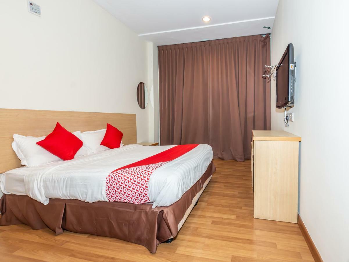 Hotel Oyo 1155 906 Batu Berendam Melaka Zewnętrze zdjęcie
