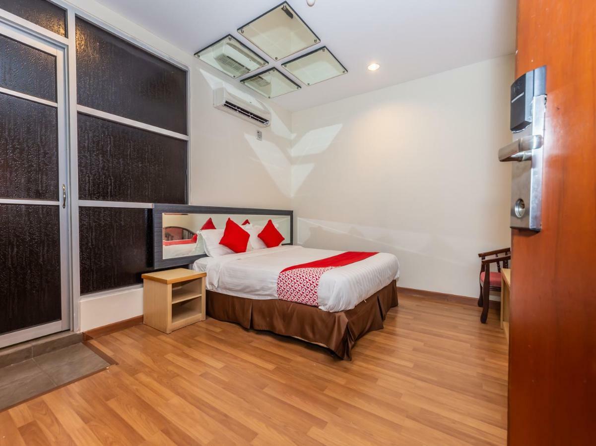 Hotel Oyo 1155 906 Batu Berendam Melaka Zewnętrze zdjęcie