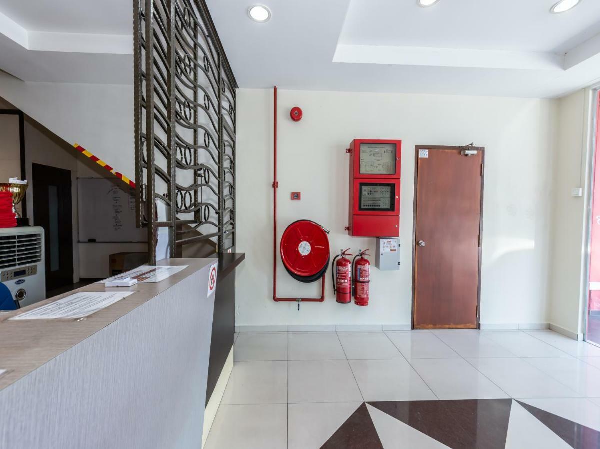 Hotel Oyo 1155 906 Batu Berendam Melaka Zewnętrze zdjęcie